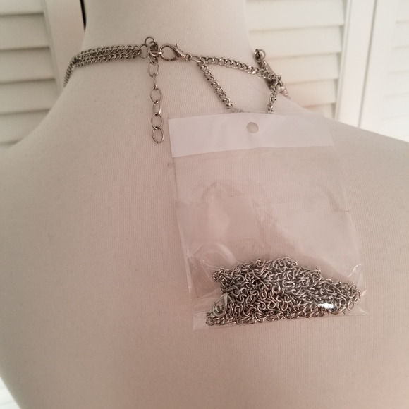 Statement piece - Picture 2 of 2